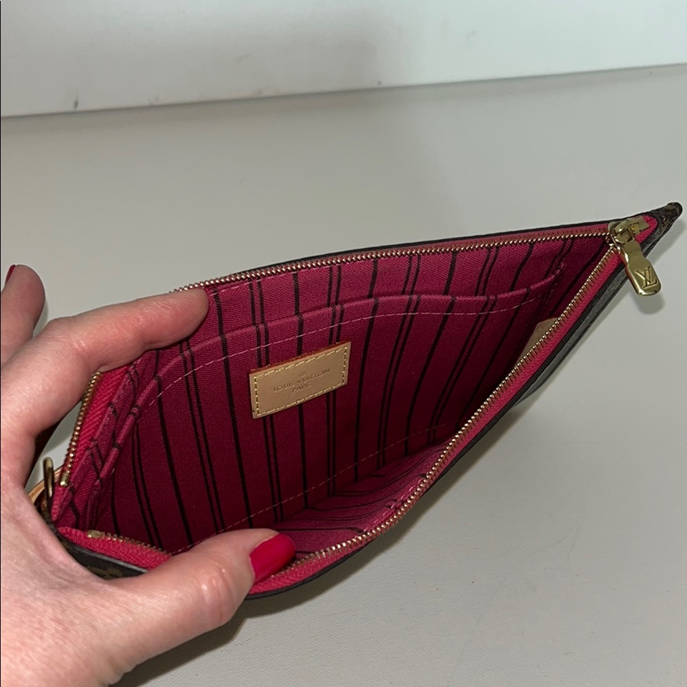 Louis Vuitton LV Monogram GM Neverfull Clutch Pouch Bag - Picture 6 of 12